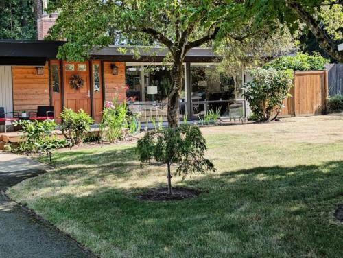 Bridle Trails Casa | 2BR 2BA Kirkland Bridle Trails