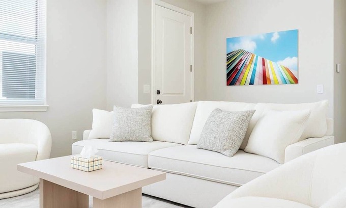 Glendale Apartamento | 2BR/2BA w/ 3 Beds Prime Location