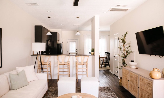 College Station Casa | 2BR | 3mi to Kyle Field w/ Pool