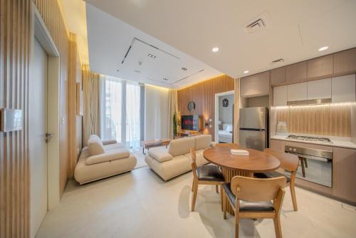 Sharjah Apartamento | 2BR Aljada Apartment - 3 Washrooms - Sleeps 6 - Boulevard