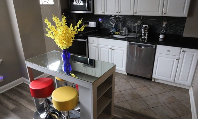 Downtown Baltimore Casa | 2BR Amenity Haven based in BEAUTIFUL Baltimore!