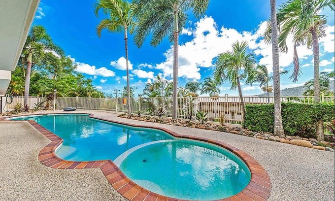 Airlie Beach Apartamento | 2BR Apartment with Stunning Ocean Views