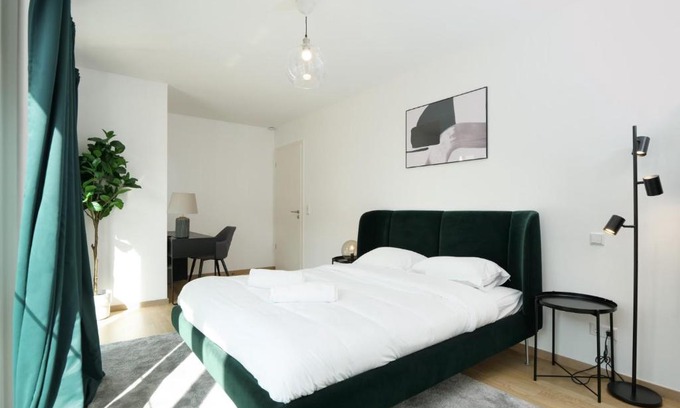 Limpertsberg Apartamento | 2BR Apt 100 m2 w Terrace Garden, Free Pkg- ID-26