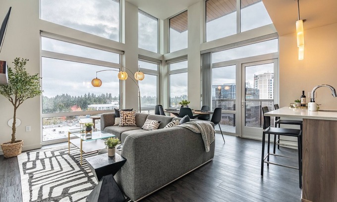 West Bellevue Apartamento | 2BR | Balcony, Gym, Lounge | Bellevue | Sophari C