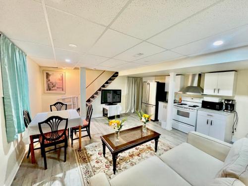 York Regional Municipality Apartamento | 2BR Basement Apt in Newmarket