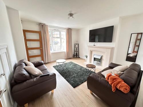 Stonnall Casa | 2BR, Close to BHX Airport, Heartlands Hosp, NEC