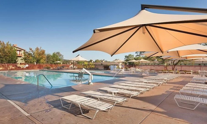 Angels Camp Condominio | 2br Condo Family Vacation Near Lake-Home Comforts!