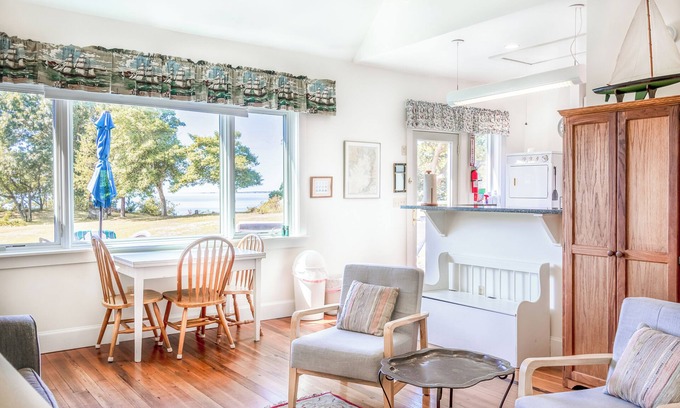 Wareham Cabaña | 2BR Cottage with Stunning Water Views & Beach Access