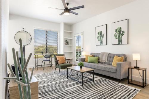 Kierland Apartamento | 2BR CozySuites at Kierland Commons with pool #10