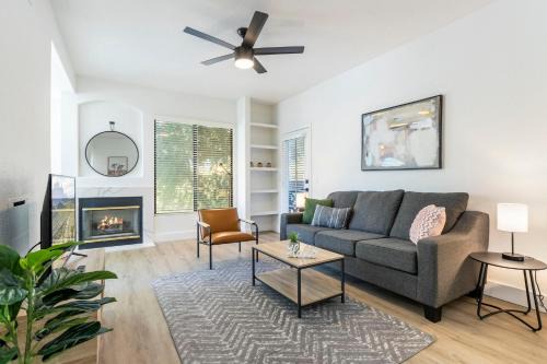 Kierland Apartamento | 2BR CozySuites at Kierland Commons with pool #11
