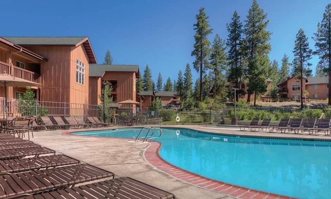 Elk Point Condominio | 2br Deluxe Condo Skiing, Fishing, Golf, & more!