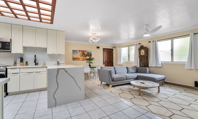 Ewa Casa | Ewa Beach 2BR - Garage, Fast WiFi, A/C + Sleeps 4