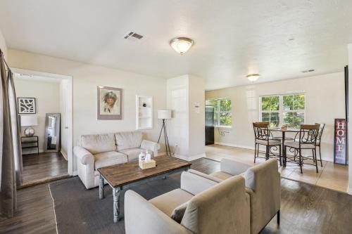Central Oklahoma City Casa | 2br Family Getaway With Wifi Smart Tv #ta