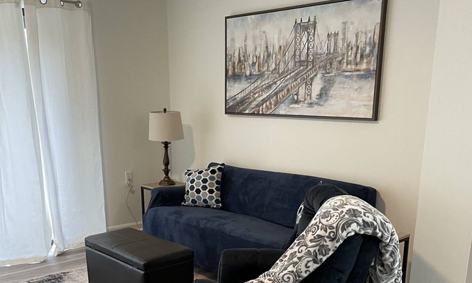 Seven Oaks Condominio | 2BR Furnished Townhouse