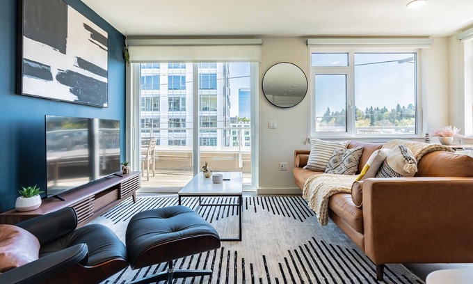West Bellevue Apartamento | 2BR | Gym, Balcony, Views | Sophari B | Bellevue