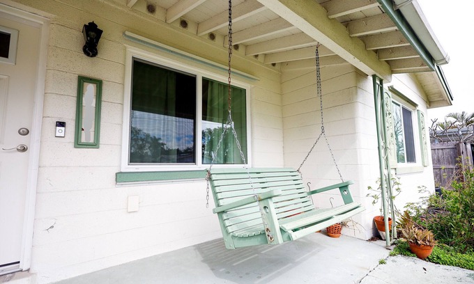 South Pinellas Community Council Casa | 2BR home near Madeira Beach, Florida
