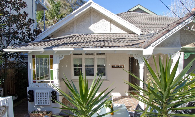 Manly Casa | 2BR home only 2 minutes from the beach