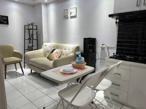 Pancoran Apartamento | 2BR KRL access with Netflix, Kalibata City