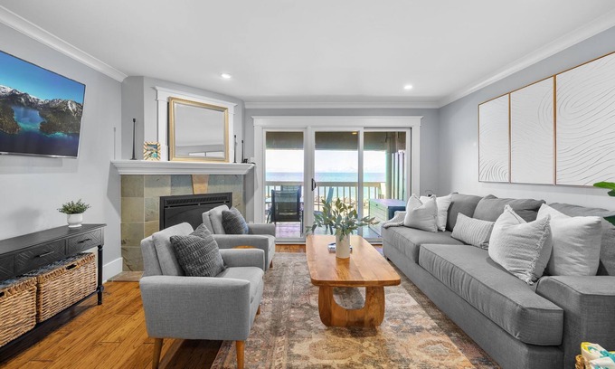 Tahoya Shores Condominio | Lakefront Tahoe Vista Condo| 2 bed 2.5 bath| Sleeps 6