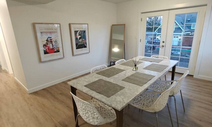 Burien Apartamento | 2BR Lux Apartment | 5 Mins from Airport | Pets+