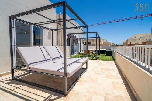Sannat Apartamento | 2BR Penthouse with Huge Terrace in peaceful Gozo by 360 Estates