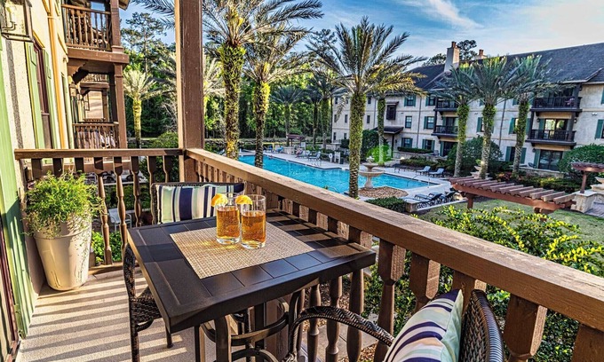 St. Augustine Condominio | 2BR Pool front view- no carpet- balcony- near historic district & beaches