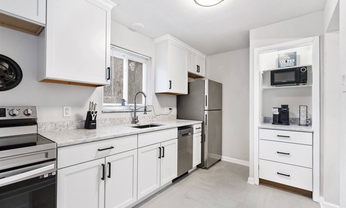 Ross Township Casa | 2BR, Ranch Home, near Ross Park Mall, Downtown, North Shore, and Strip District!