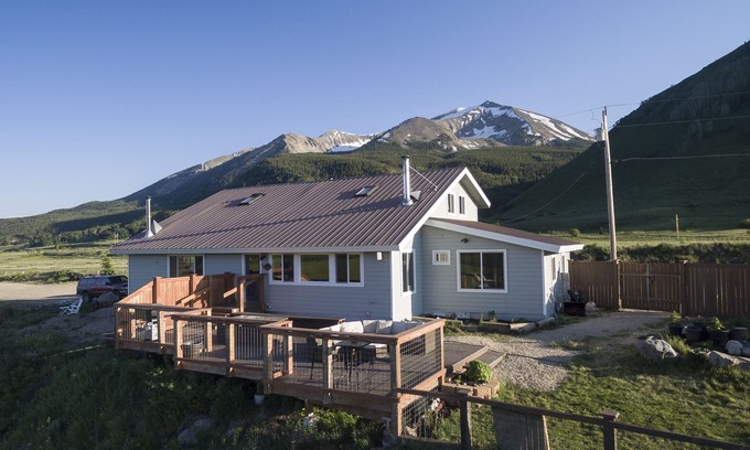 Crested Butte Casa | The Overlook: impresionantes vistas desde dentro y desde fuera y admite mascotas.