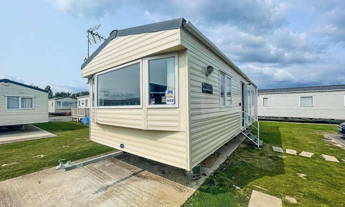 Clacton-on-Sea Cabina | 2br-sleeps6-wifi-freeparking-holidaypark