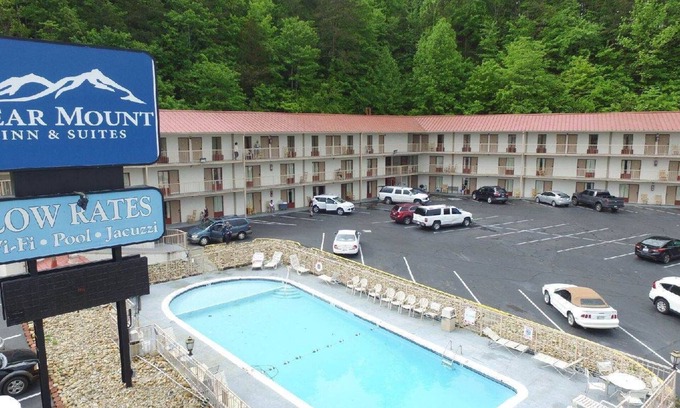 Pigeon Forge Apartamento | 2Br (SLP6) Hotel Suite With Balcony Near Dixie Stampede