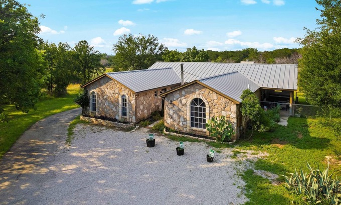 Marble Falls Casa | 2BR Texas Countryside Home!