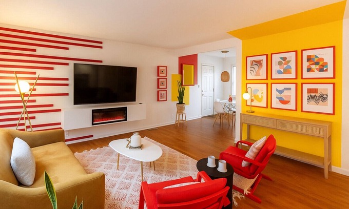 University Place Casa | [2BR] The Sunburst Retreat