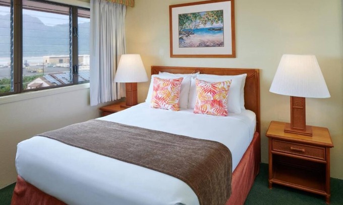 Nawiliwili Apartamento | 2BR Unit | Walk to Kalapaki Beach – Onsite Pool, Tennis & Easy Access to Dining