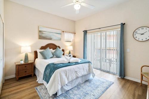 Bahama Bay Casa | 2BR Unit with big balcony
