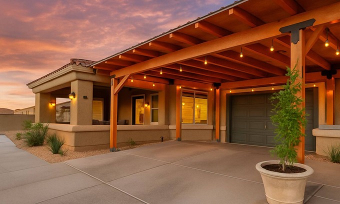 Lake Havasu City Villa | Wknd@Bernies-Romantic Secluded Desert Oasis-Cozy 2Bd Villa-Pvt Hot Tub Boat Prkg
