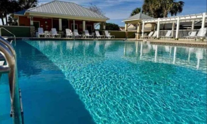 Sumter County Apartamento | 2BR Villager | Golf Cart Near Pools & Fun