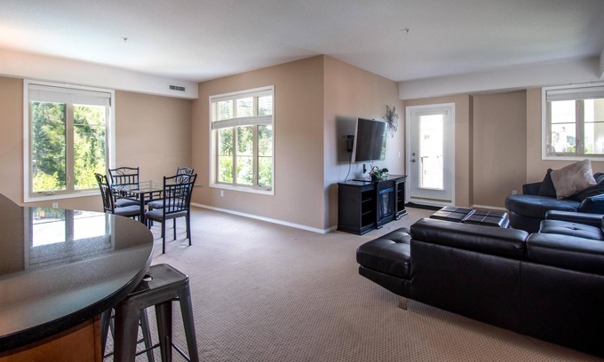 Quail Ridge Condominio | 2BR w/Views of Mountains & Pool - Private Patio - Surrounded by Golf & Wineries