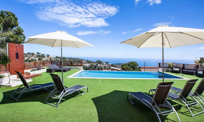 Lloret de Mar Villa | 2BRA01 - Casa con piscina privada e impresionantes vistas al mar situada cerca de la playa