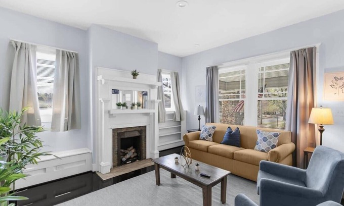 Crestline Heights Casa | 2nd Ave East Lake Craftsman