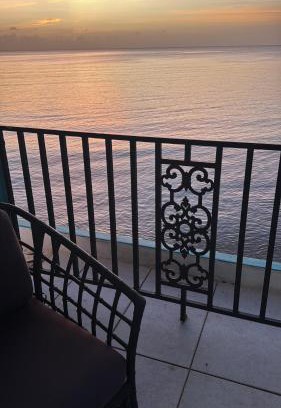 Guanajibo Apartamento | 2nd Floor Beachfront Sleeps 6 Walkable Snorkeling