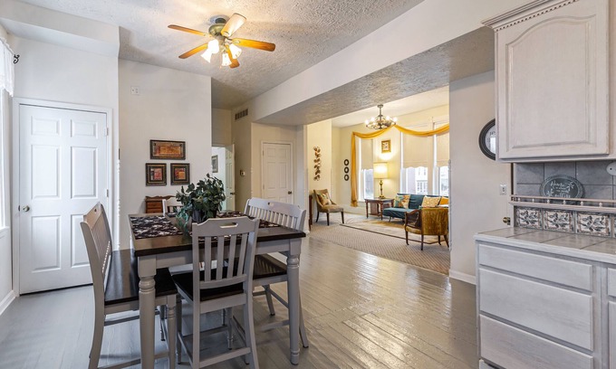 Savannah Apartamento | 2nd Floor Loft Historic Building