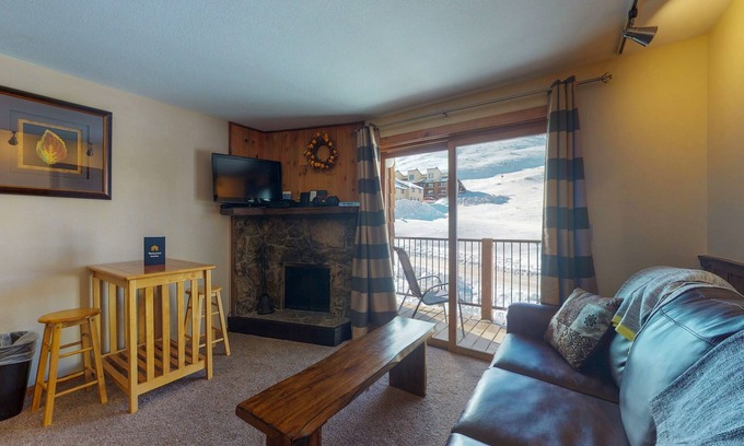 Crested Butte Condominio | Condominio con vista a la montaña con piscina compartida / jacuzzi / sauna - a pie de ascensores