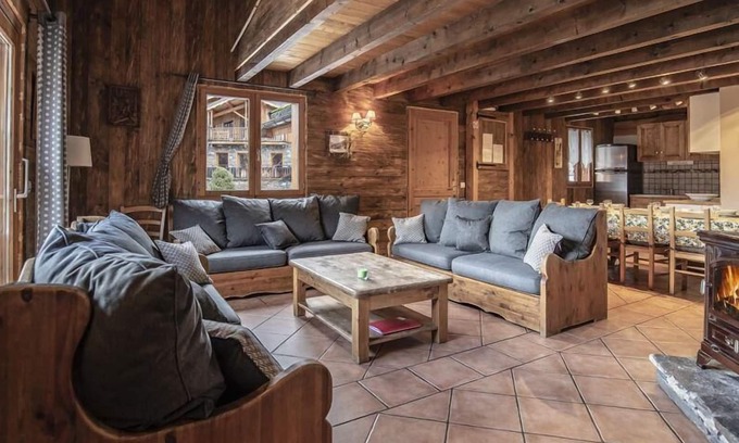 Saint-Marcel Apartamento | 2.o piso, fitness, sauna, balcón, chimenea o estufa a leña, parking, tv, local para esquís, 115m²
