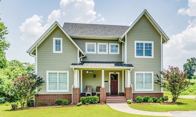 Prattville Casa | Casa # 2 en RTJ Golf Trail - 4 Master Suites, 8 camas, mesa de billar, 5 HDTV, ¡GUAU!