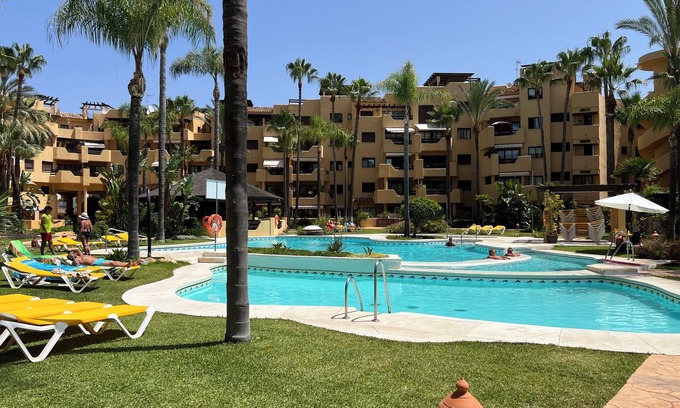 Nueva Milla de Oro Apartamento | Apartamento de lujo junto a la playa con bañera de hidromasaje - 3 terrazas soleadas, wifi y barbacoa de gas