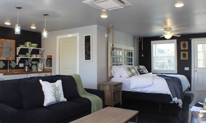 Downtown Casa | 2nd Street Retreat: Cozy Studio -So Close You Can Walk/Bike Downtown Bentonville
