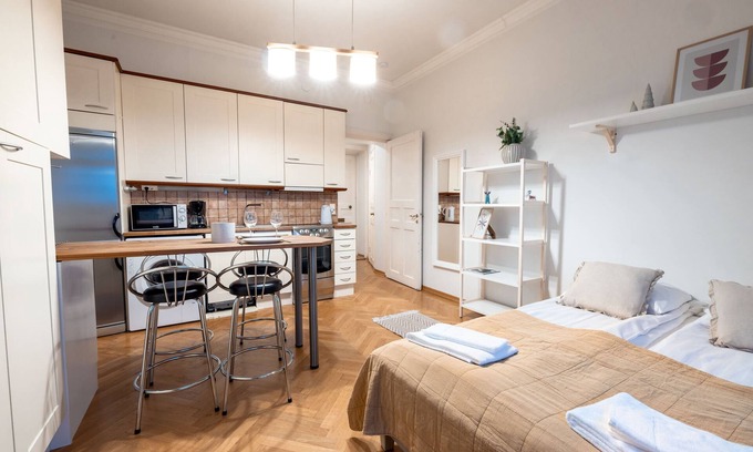 Punavuori Apartamento | 2ndhomes Cozy & Compact Top Floor Studio