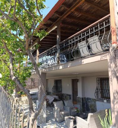 Nea Iraklia Casa | "2steps from the BEACH"