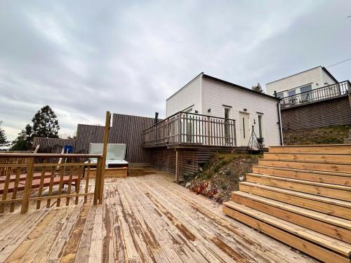 Upplands-Bro Municipality Apartamento | 2x Lake House's-Hot Tub-Stunning View-Private Pier