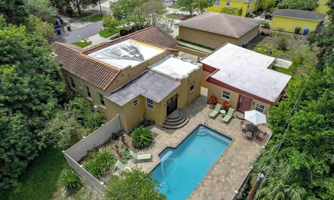 Lakeland Casa | 2x Private Properties + Pool